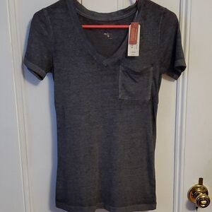 NWT Short sleeve juniors t-shirt